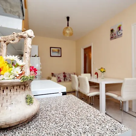 Franko Apartment *